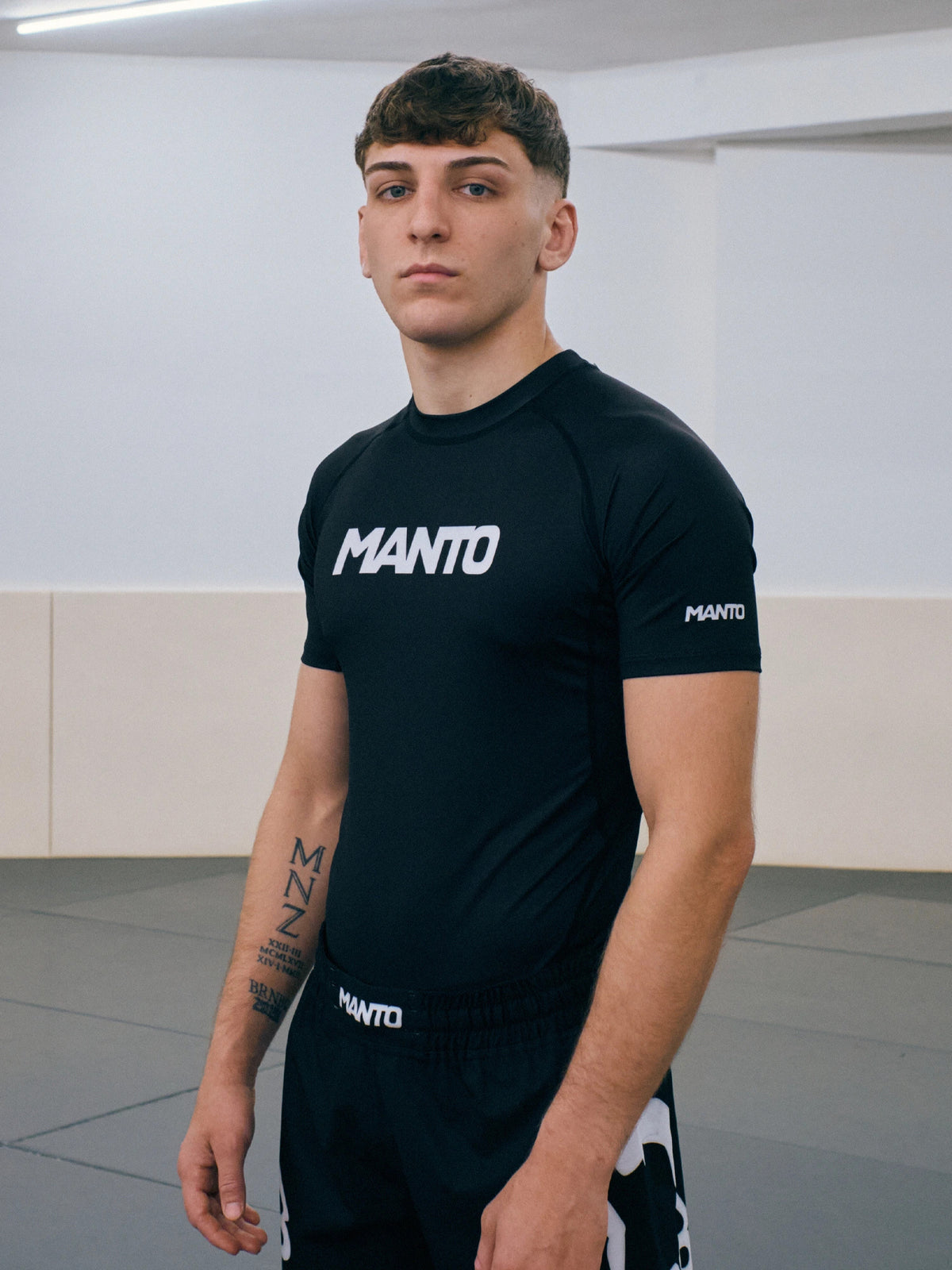 MANTO rashguard LOGO DUAL black